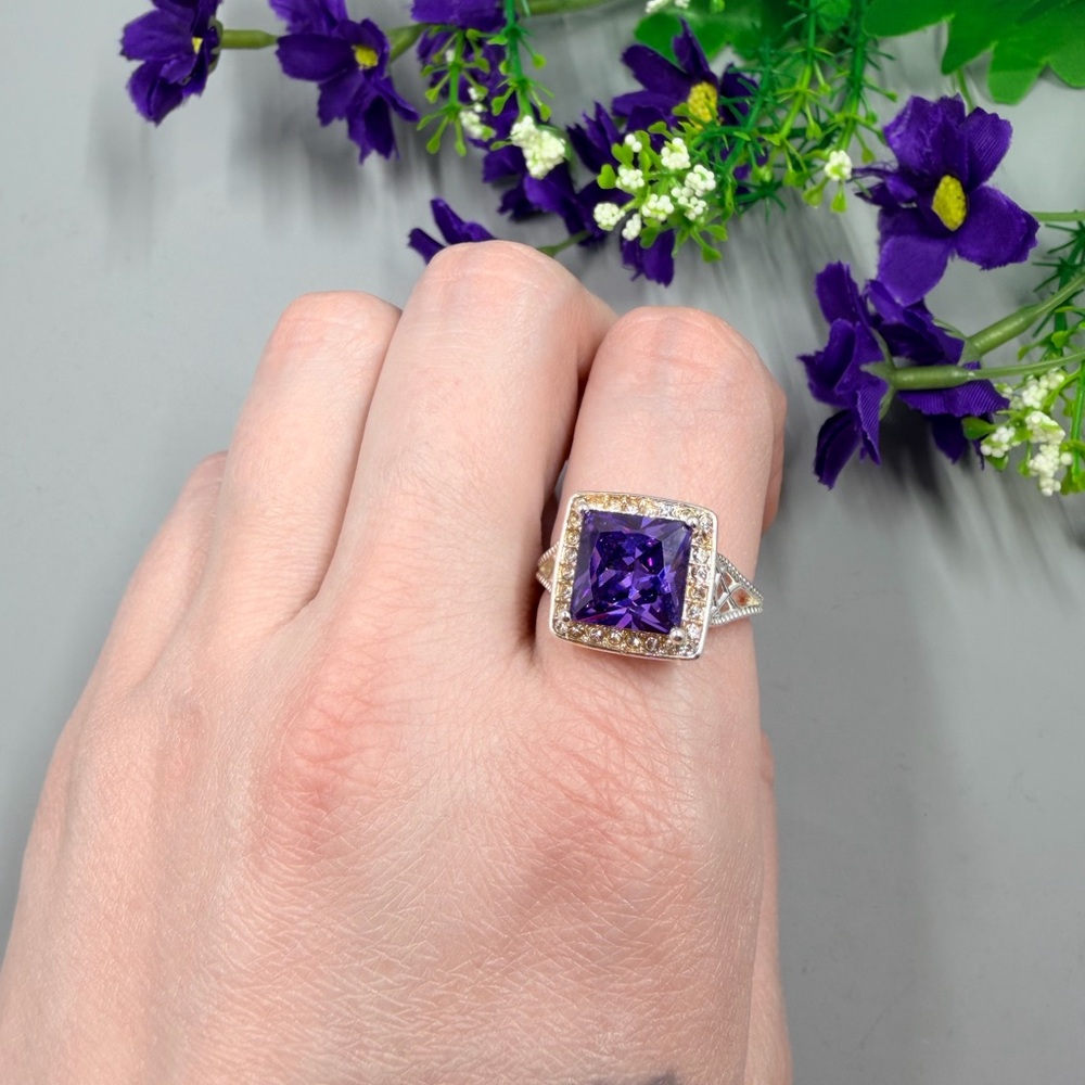 Avon Silver-Tone Ring with Deep Purple Square Stone and Clear Accents Size 10
